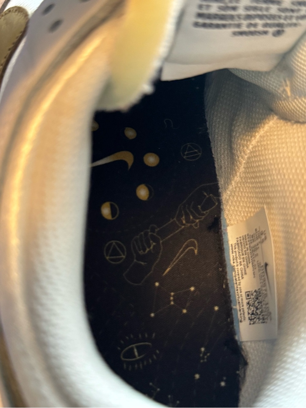 Nike White Leather Low-Top Sneakers with Gold Hardware Women’s 9.5 - Picture 10 of 11